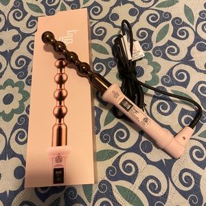 Bubble curling wand